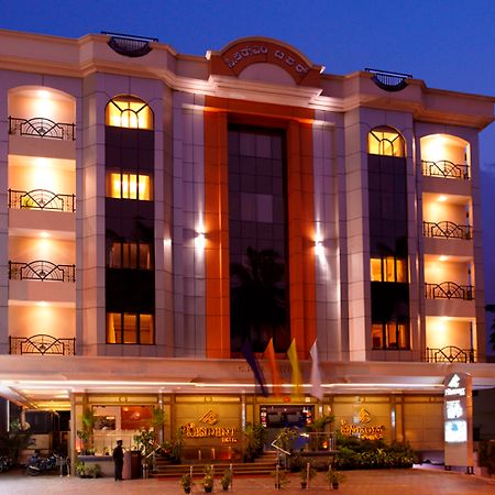 The President Hotel Bangalore Extérieur photo