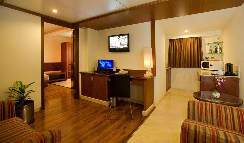 The President Hotel Bangalore Extérieur photo