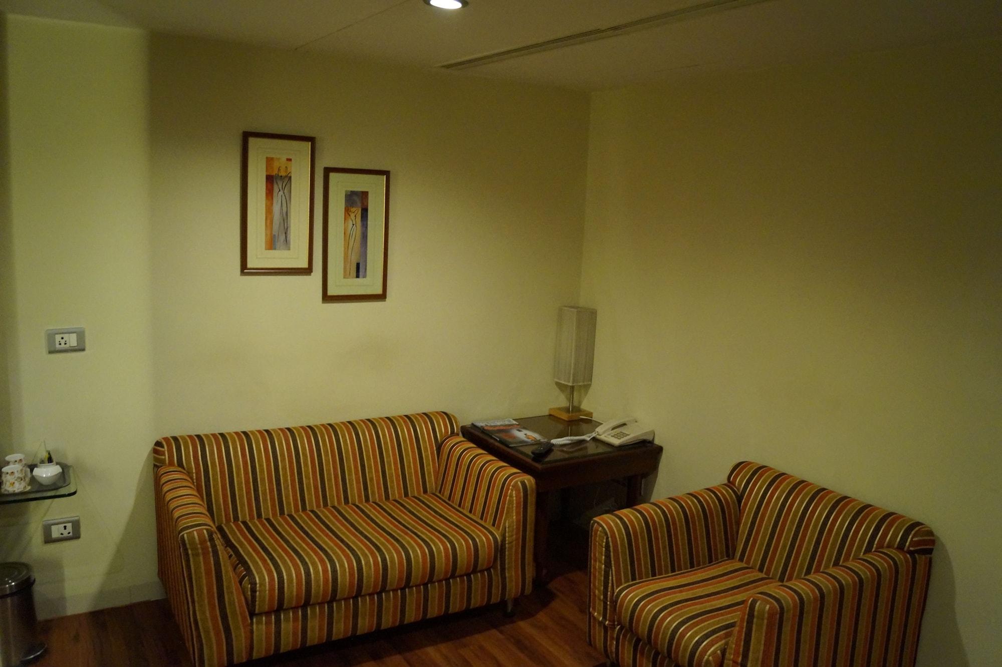 The President Hotel Bangalore Extérieur photo