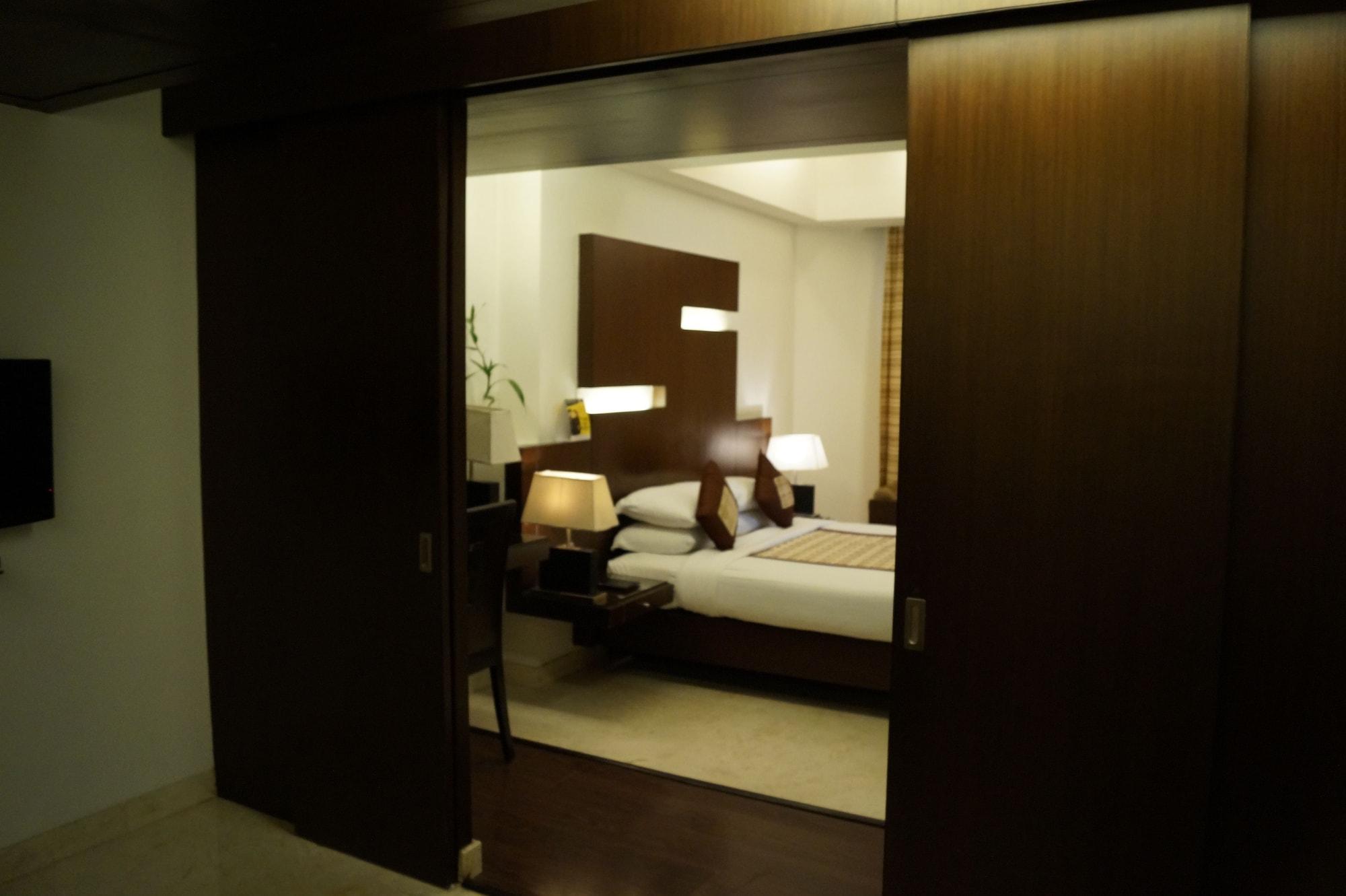 The President Hotel Bangalore Extérieur photo