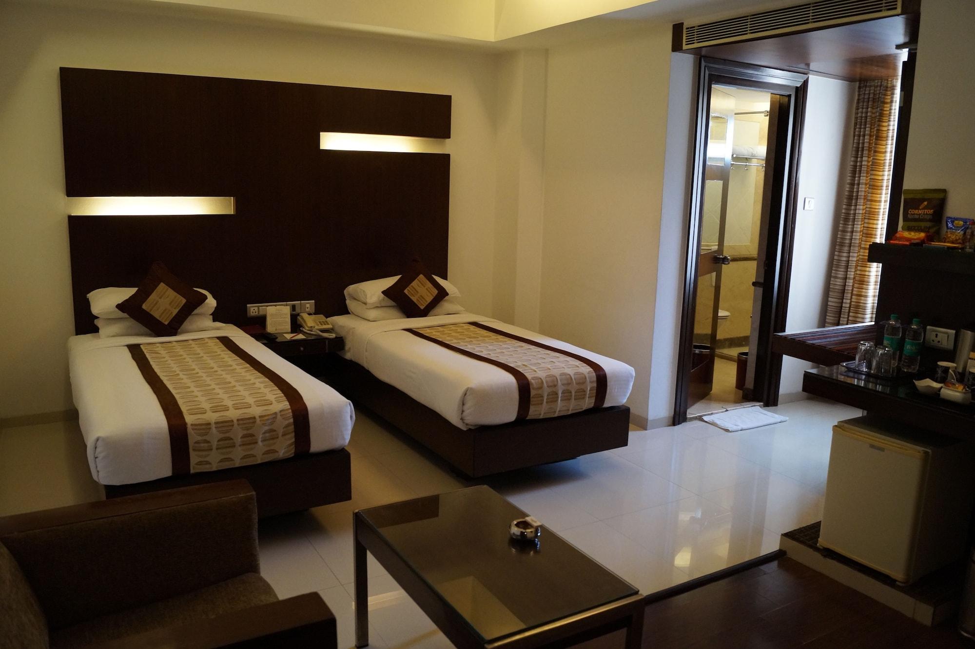 The President Hotel Bangalore Extérieur photo