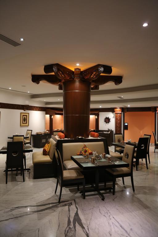 The President Hotel Bangalore Extérieur photo
