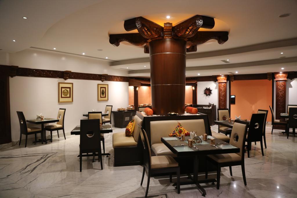 The President Hotel Bangalore Extérieur photo