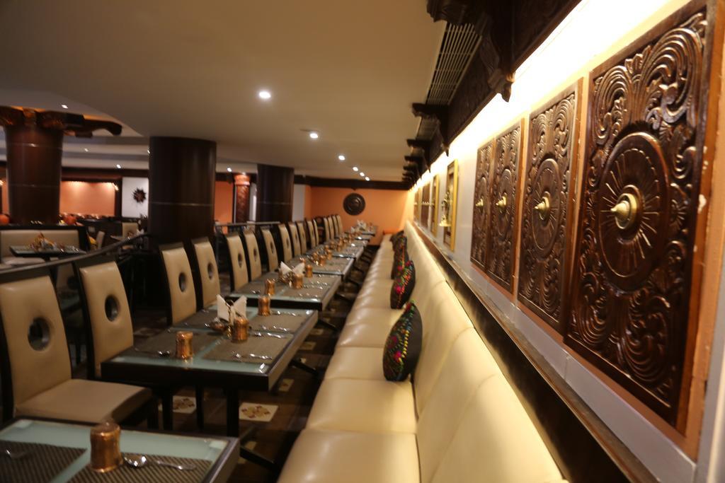 The President Hotel Bangalore Extérieur photo