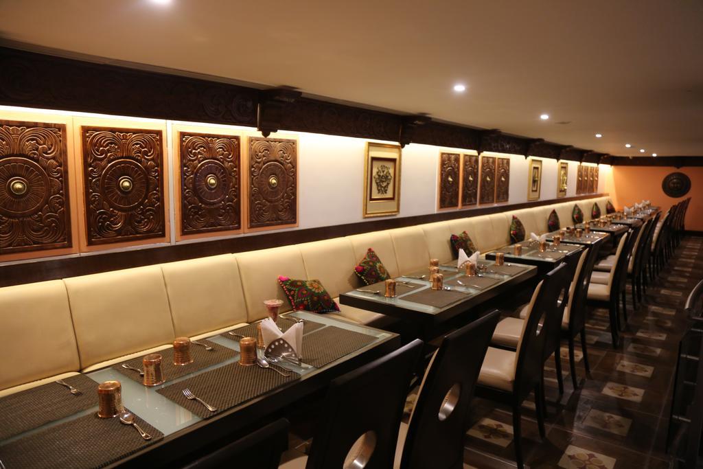 The President Hotel Bangalore Extérieur photo