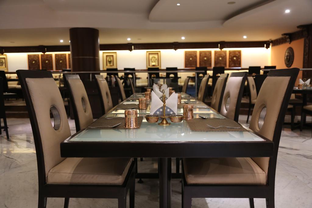 The President Hotel Bangalore Extérieur photo