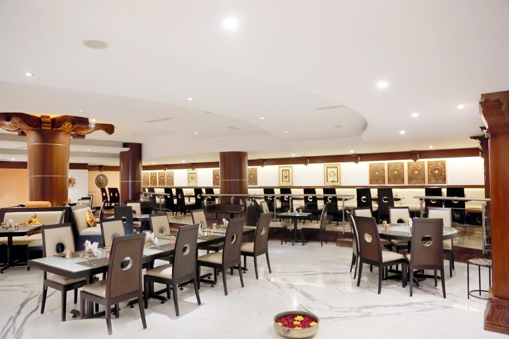 The President Hotel Bangalore Extérieur photo