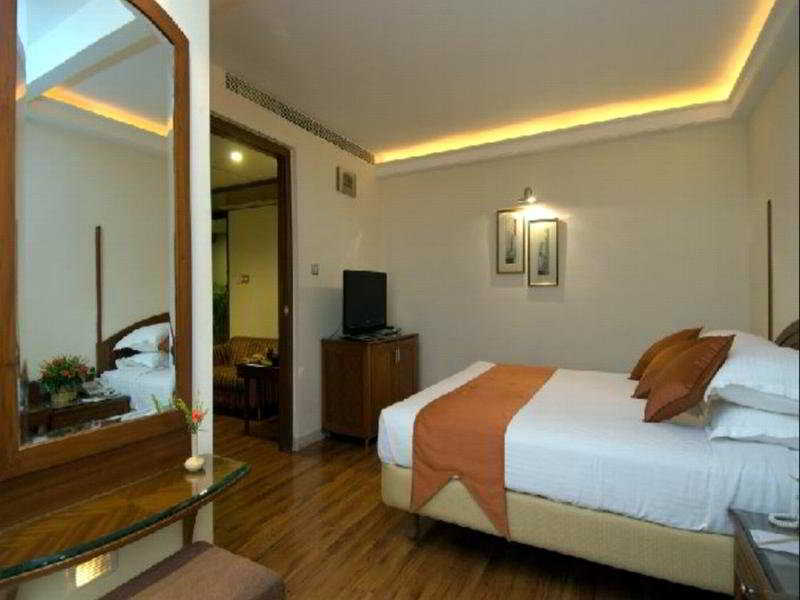 The President Hotel Bangalore Extérieur photo