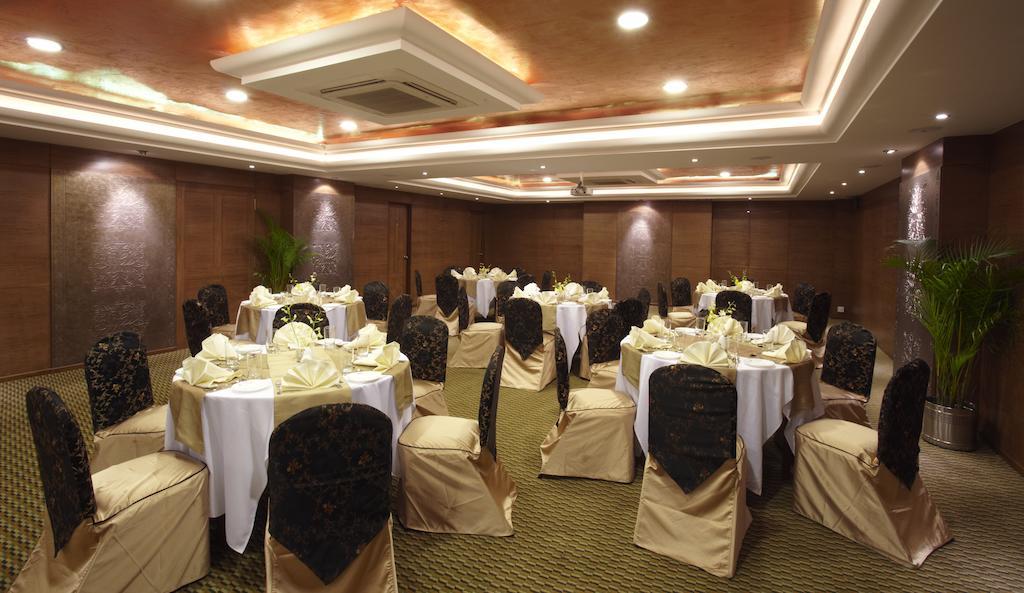 The President Hotel Bangalore Extérieur photo